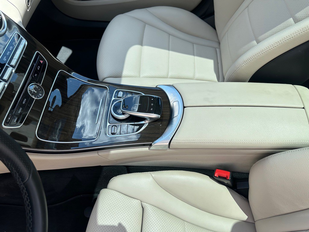 2016 Mercedes-Benz C-Class Image 12