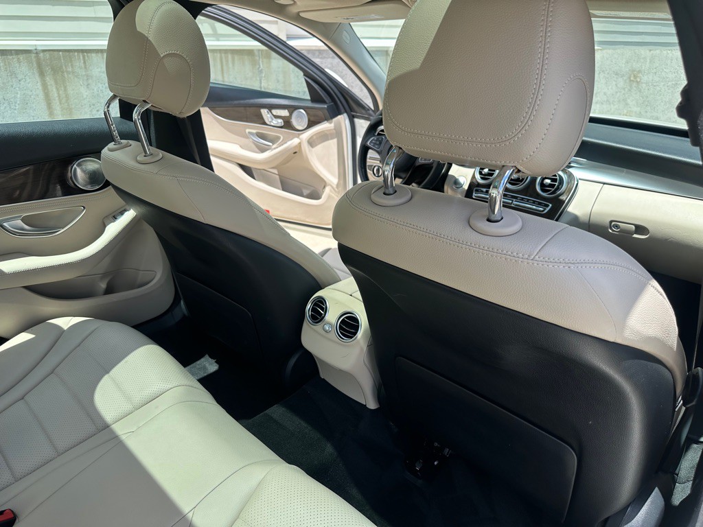 2016 Mercedes-Benz C-Class Image 19