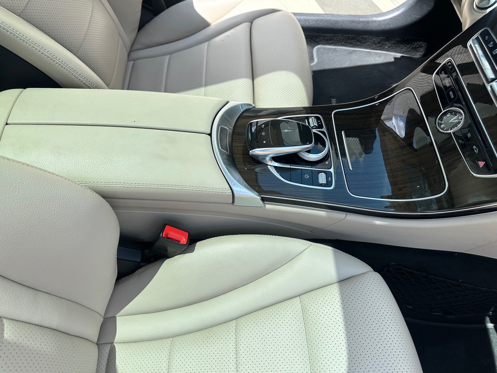 2016 Mercedes-Benz C-Class Image 23