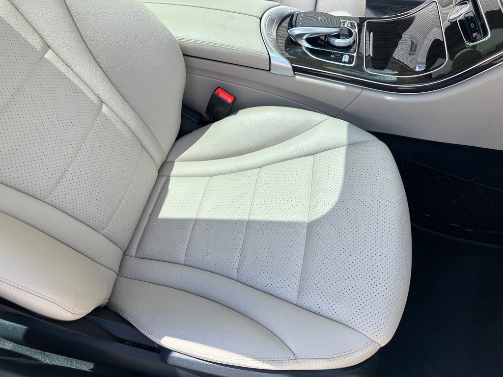 2016 Mercedes-Benz C-Class Image 24