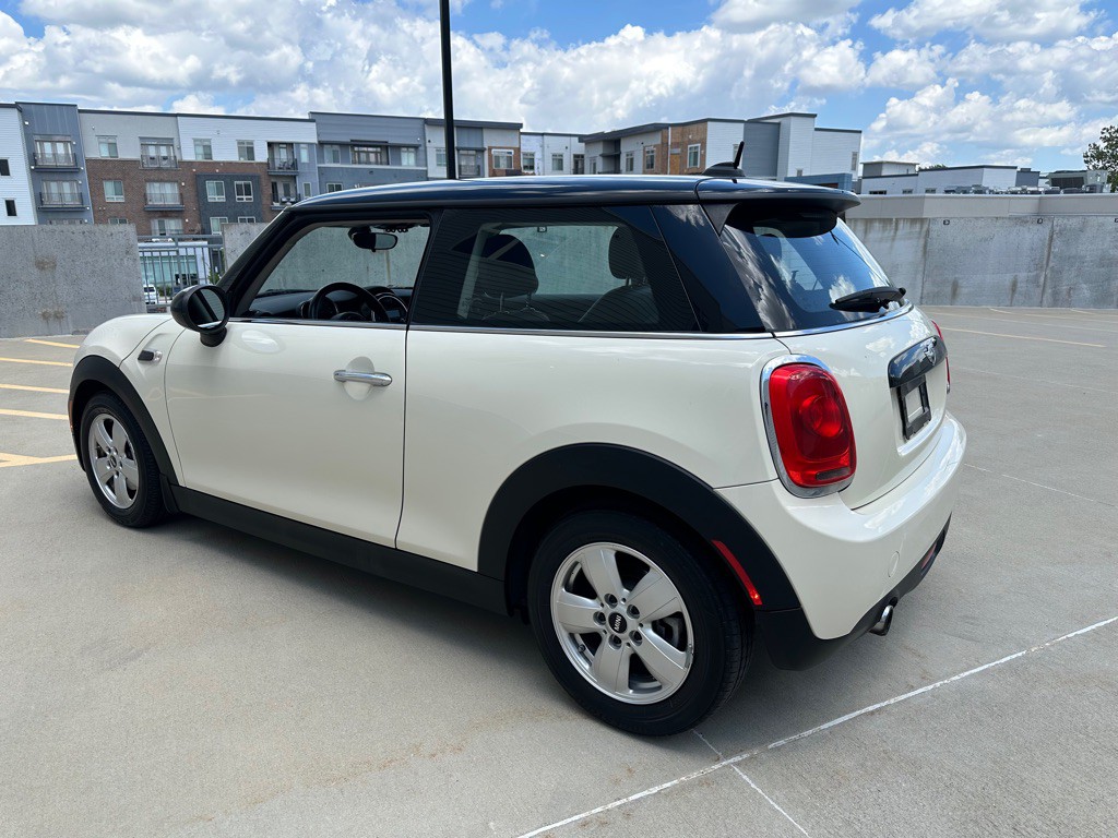 2016 MINI Cooper Image 3