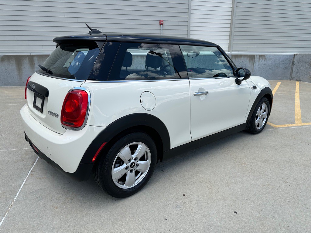 2016 MINI Cooper Image 5