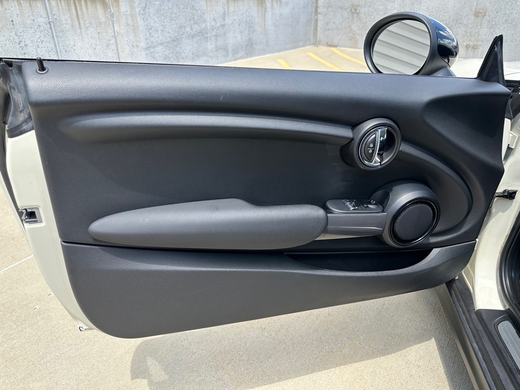 2016 MINI Cooper Image 8