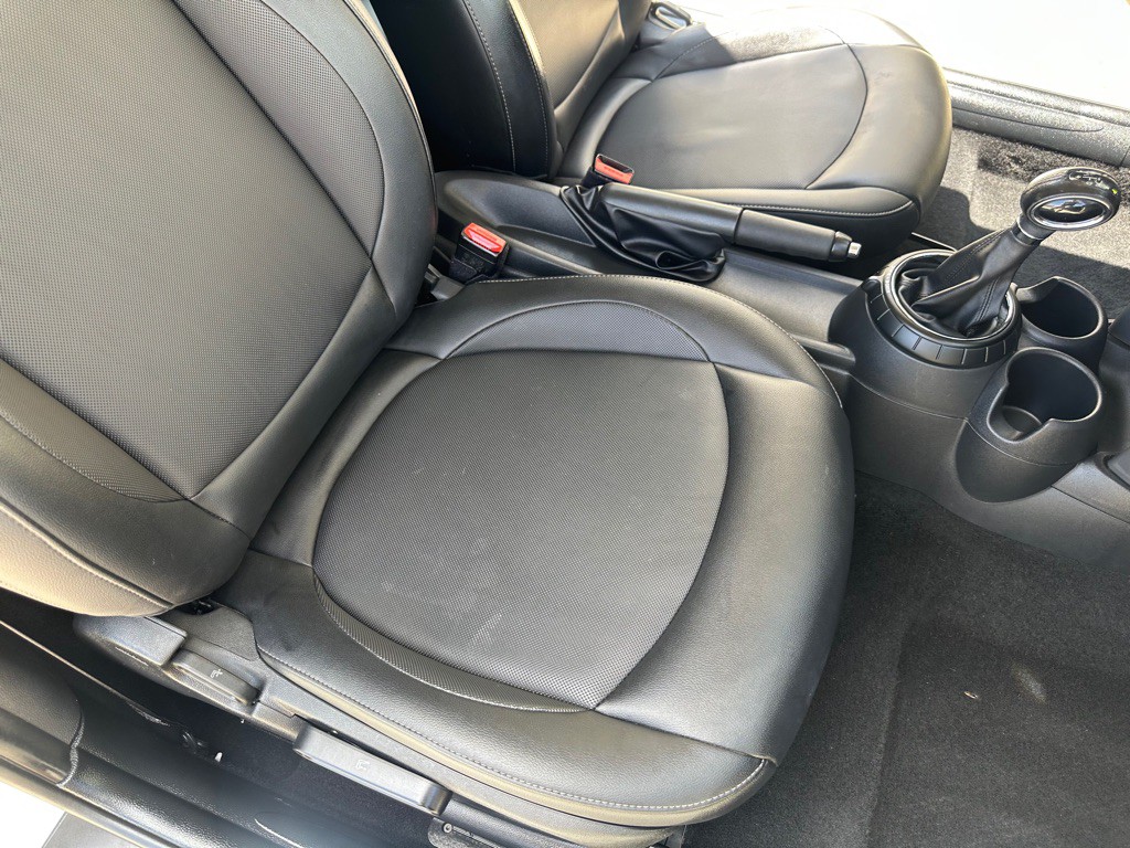 2016 MINI Cooper Image 20