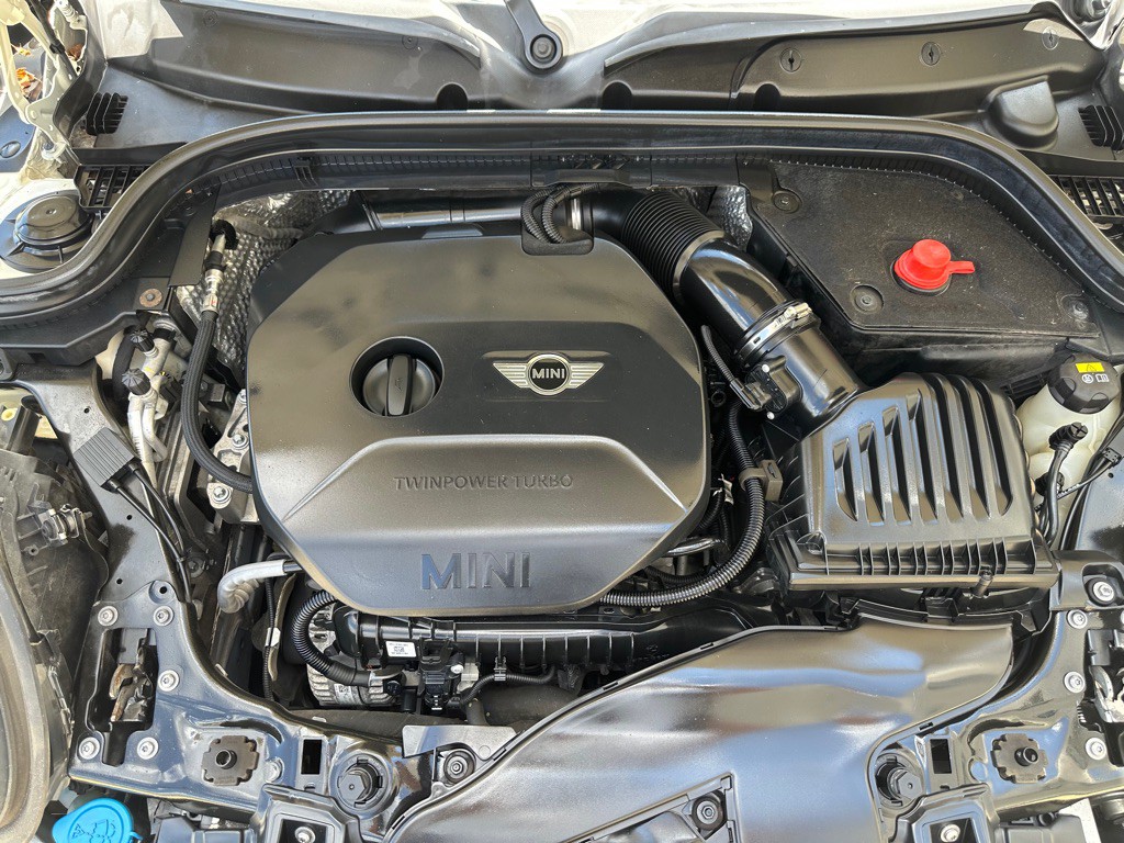 2016 MINI Cooper Image 23