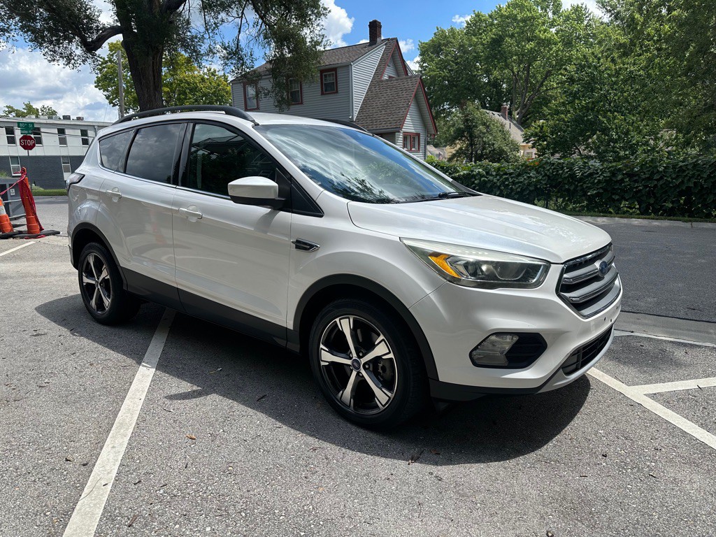 2017 Ford Escape Image 1