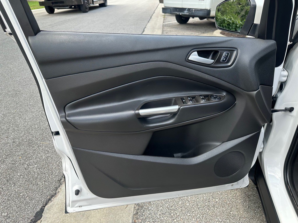 2017 Ford Escape Image 9
