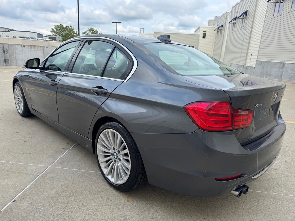 2013 BMW 3 Series Image 5