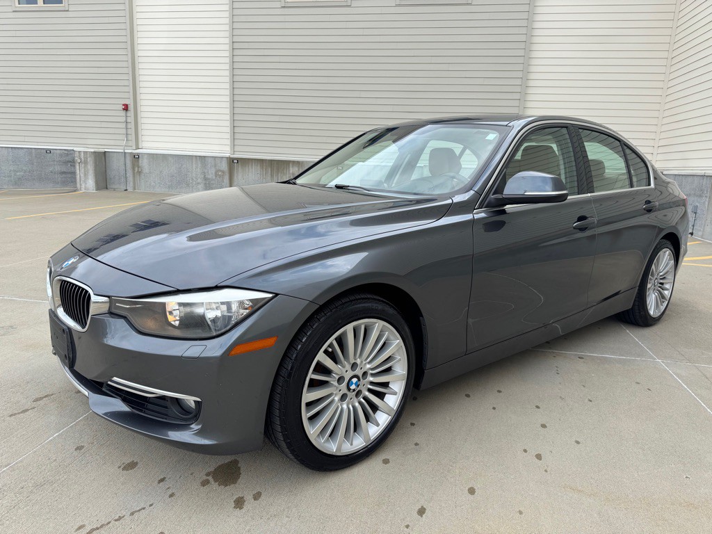 2013 BMW 3 Series Image 7