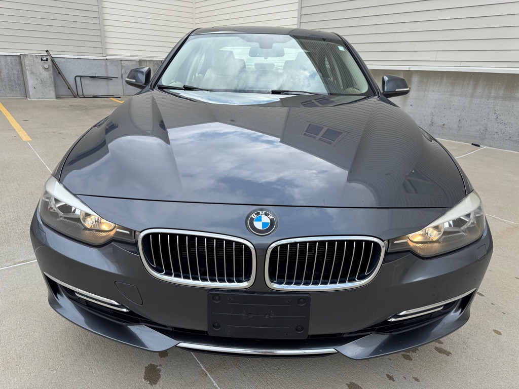 2013 BMW 3 Series Image 8