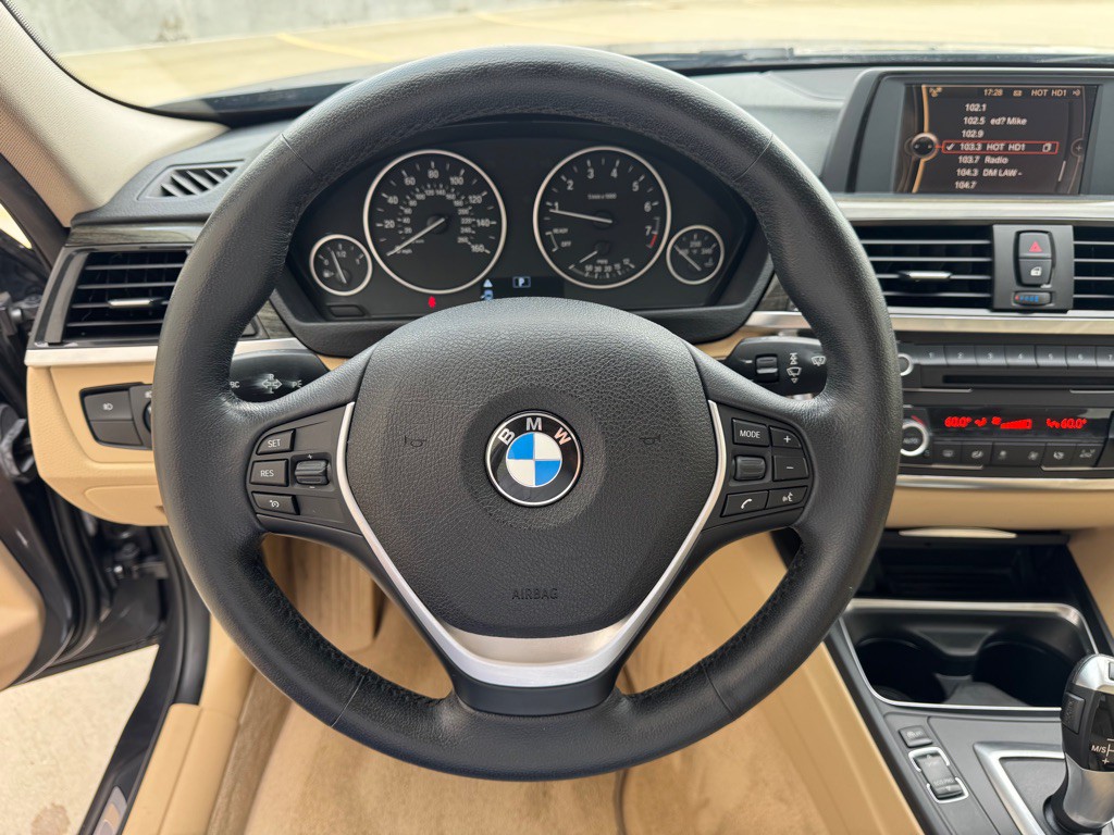 2013 BMW 3 Series Image 13