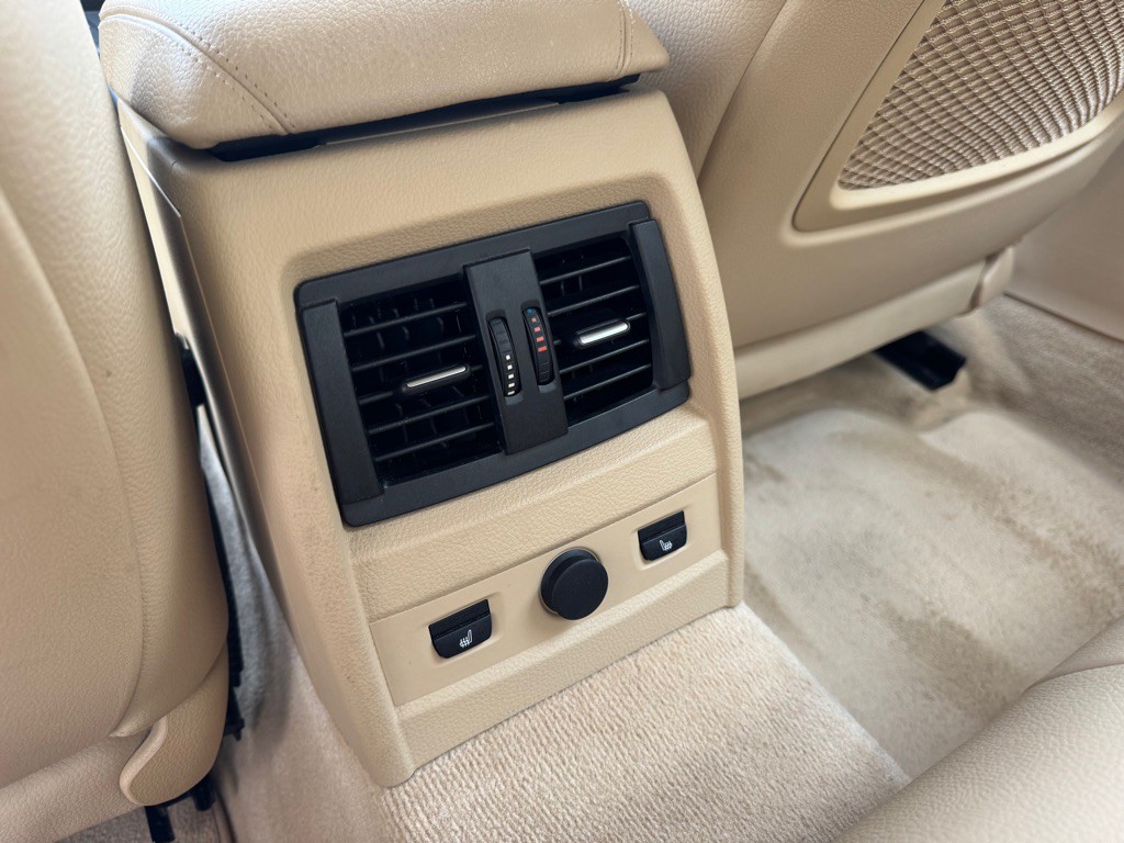 2013 BMW 3 Series Image 22