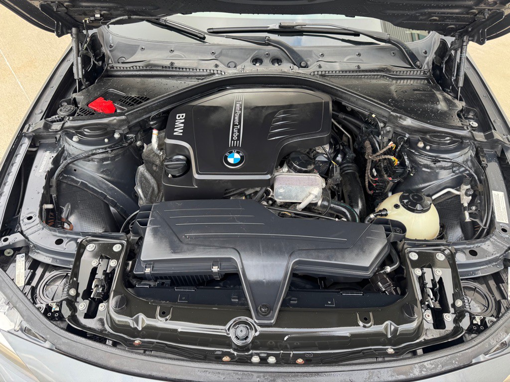 2013 BMW 3 Series Image 29