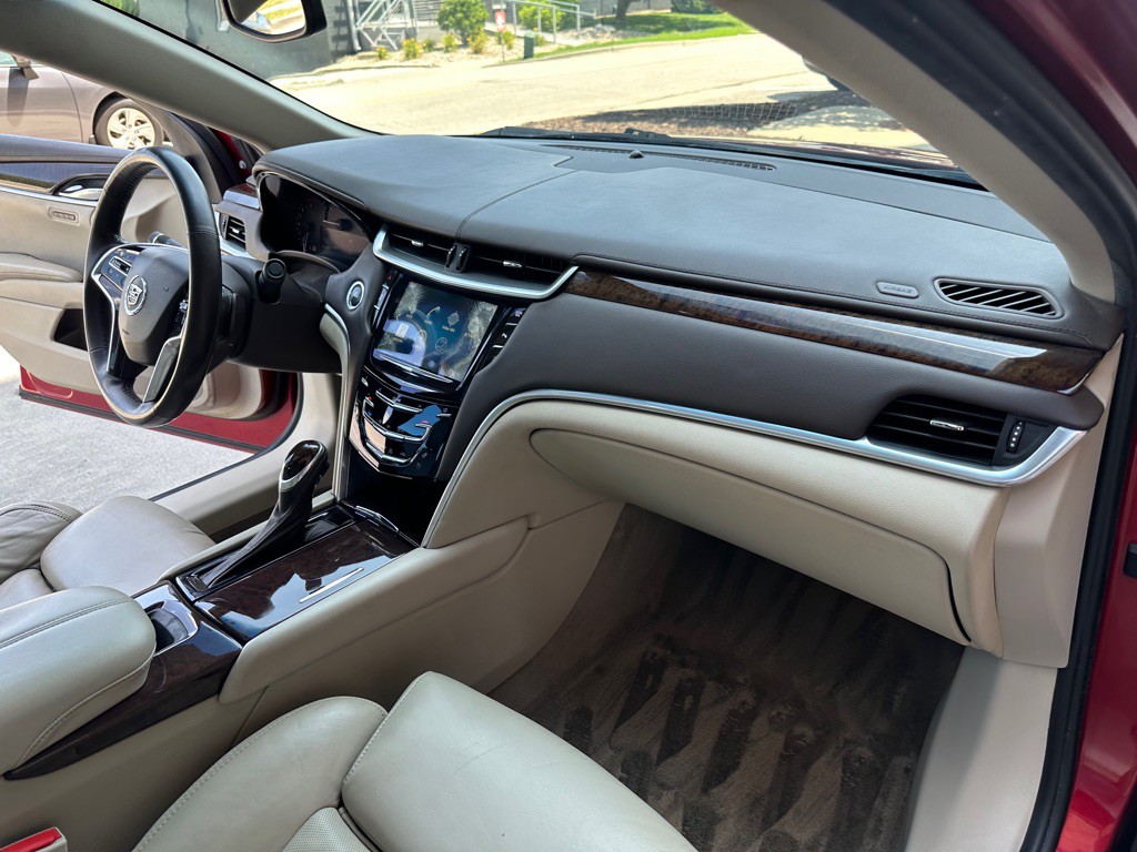 2013 Cadillac XTS Image 24