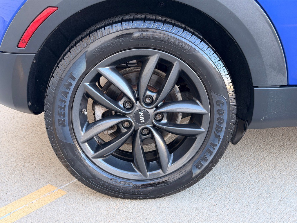 2013 MINI Cooper Image 8