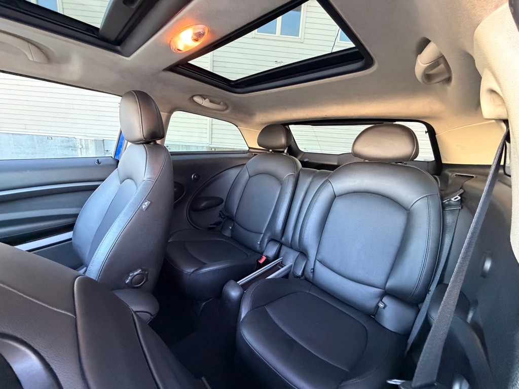 2013 MINI Cooper Image 14