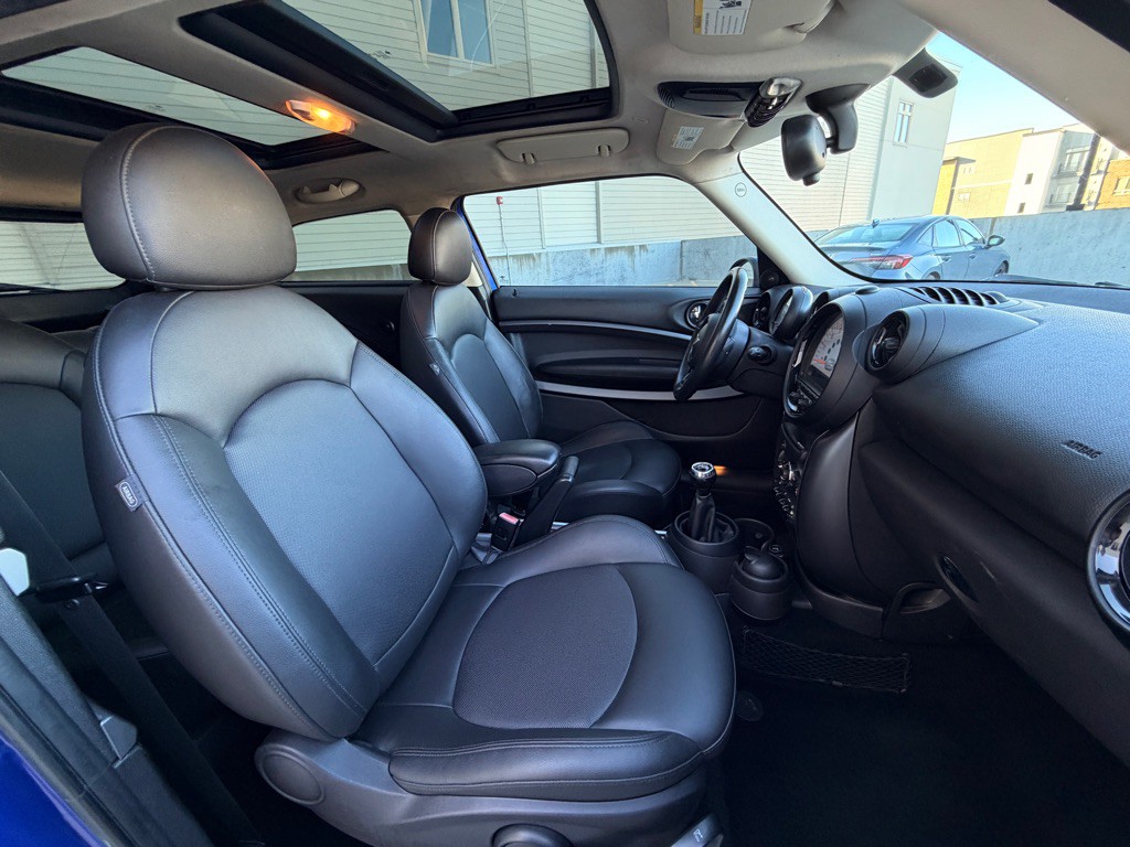 2013 MINI Cooper Image 18