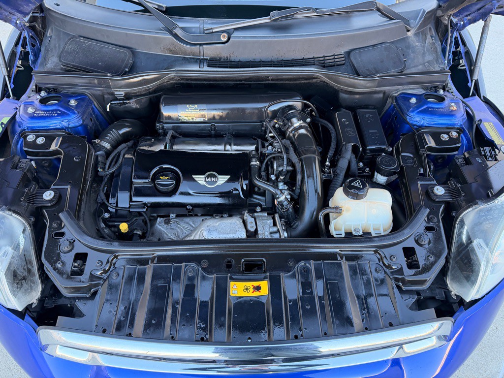 2013 MINI Cooper Image 20