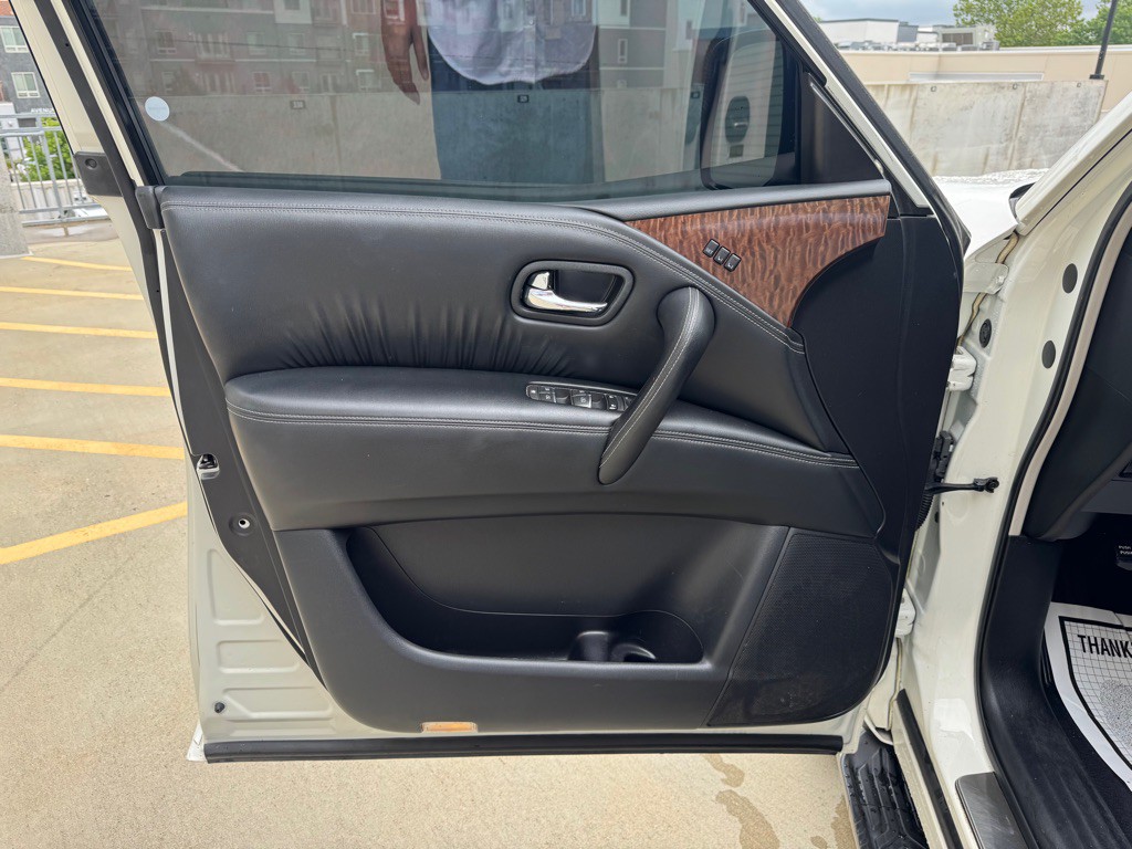 2017 Nissan Armada Image 10