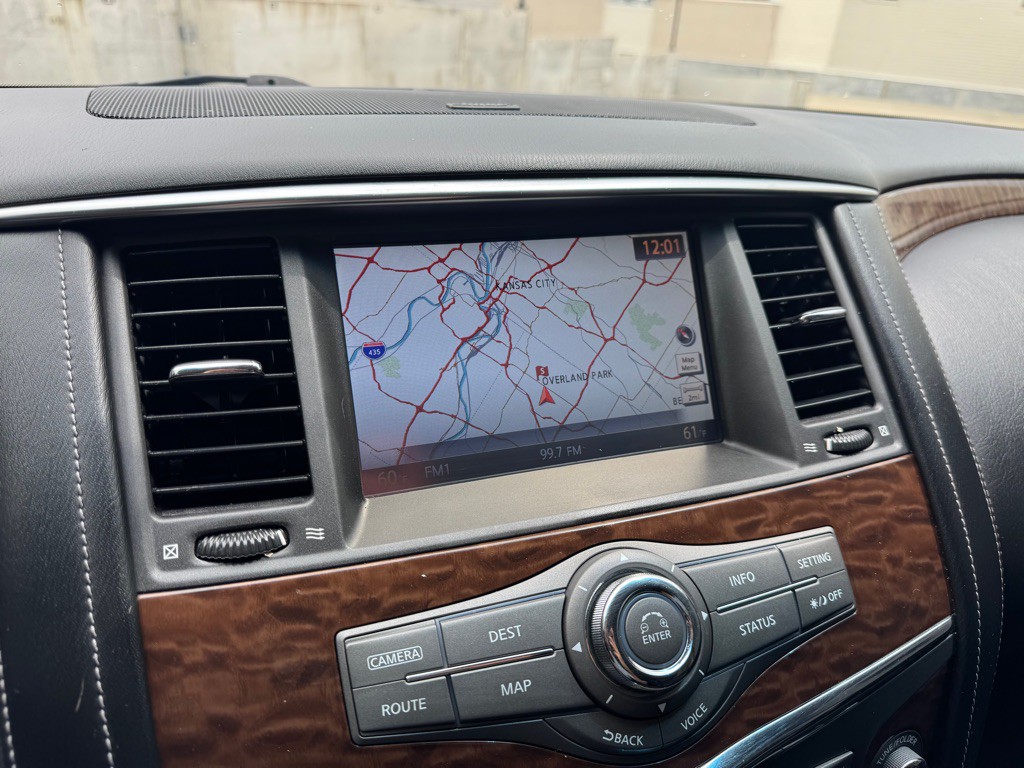 2017 Nissan Armada Image 16