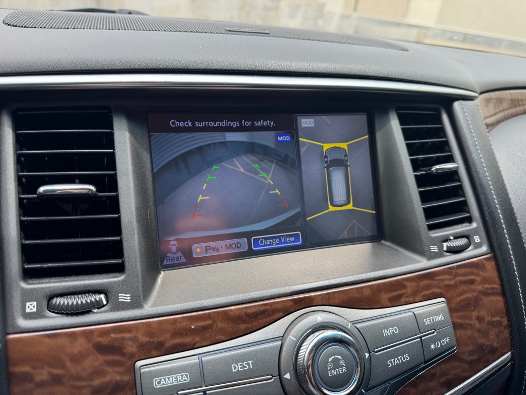 2017 Nissan Armada Image 17