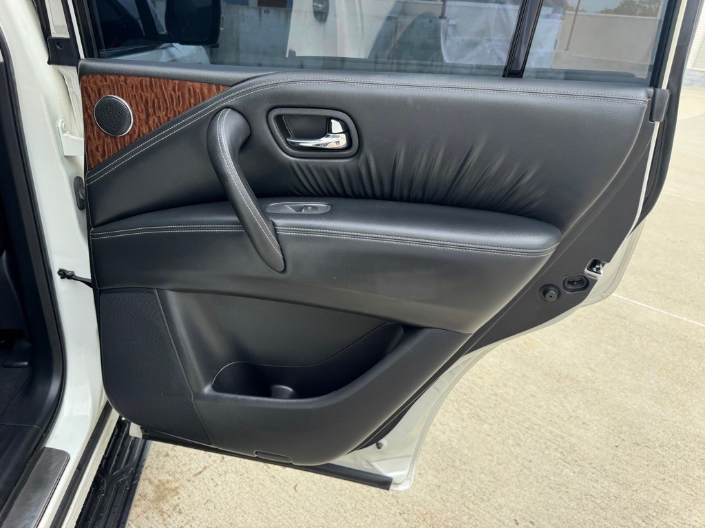 2017 Nissan Armada Image 24