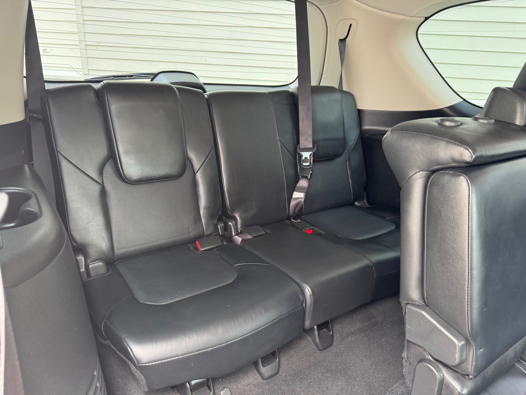 2017 Nissan Armada Image 26