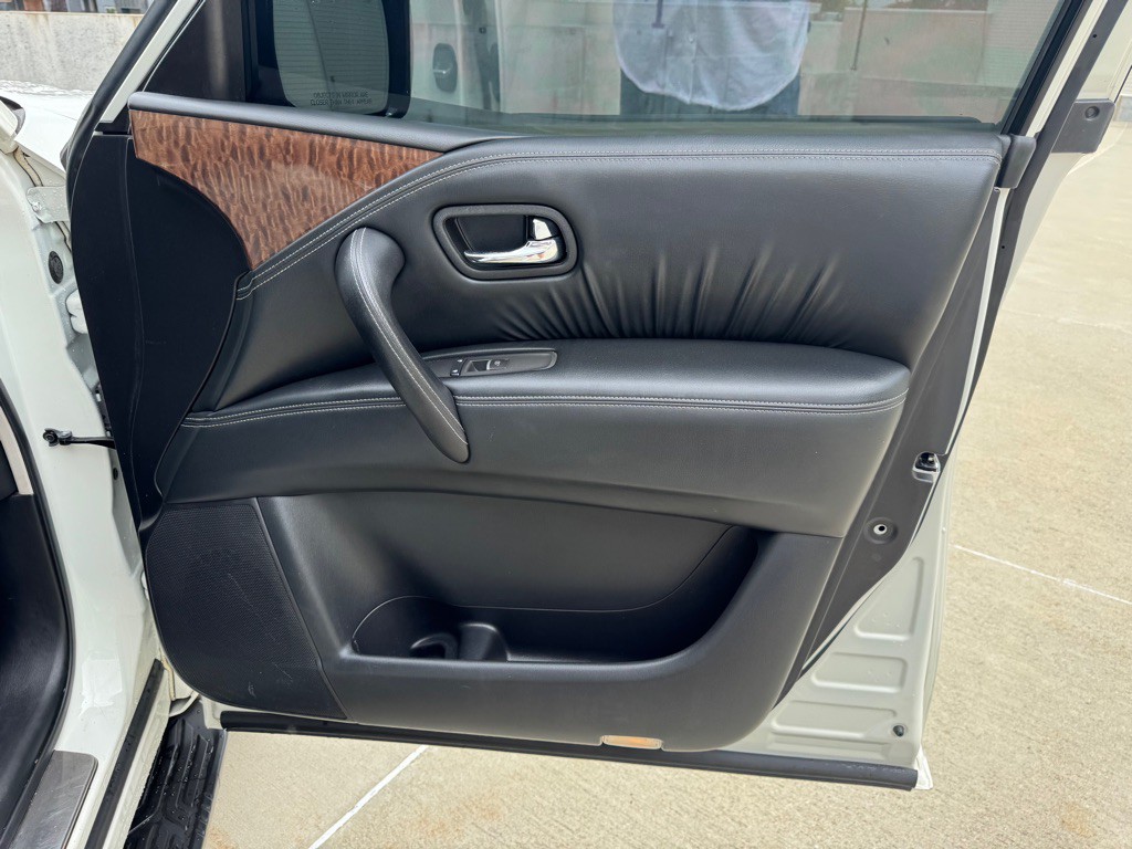 2017 Nissan Armada Image 28