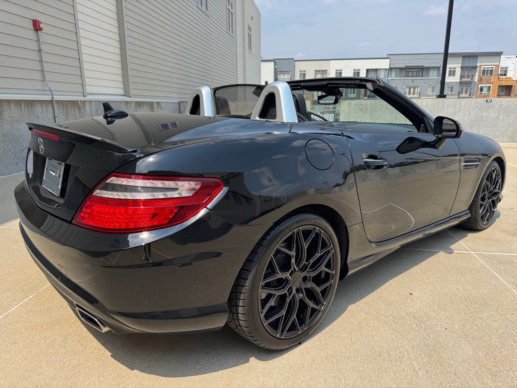 2012 Mercedes-Benz SLK-Class Image 3