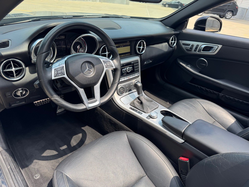 2012 Mercedes-Benz SLK-Class Image 11