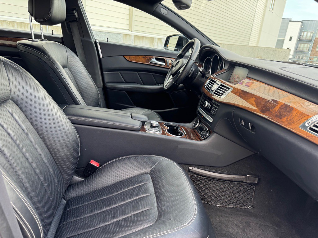 2013 Mercedes-Benz CLS-Class Image 32