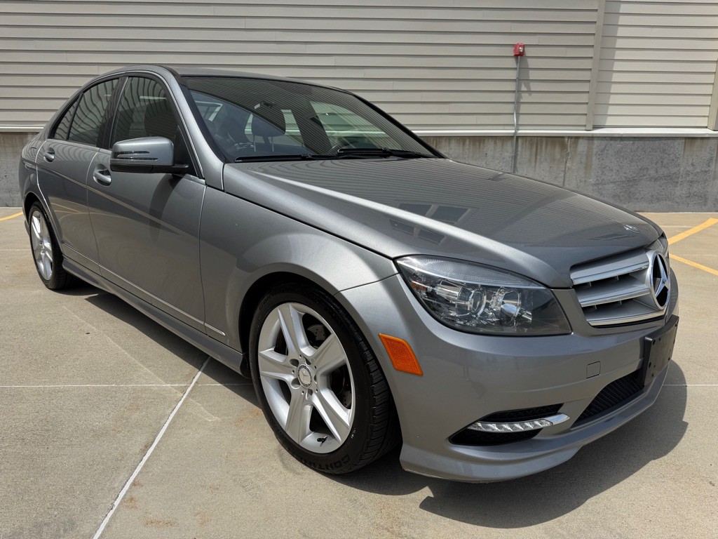 2011 Mercedes-Benz C-Class Image 1