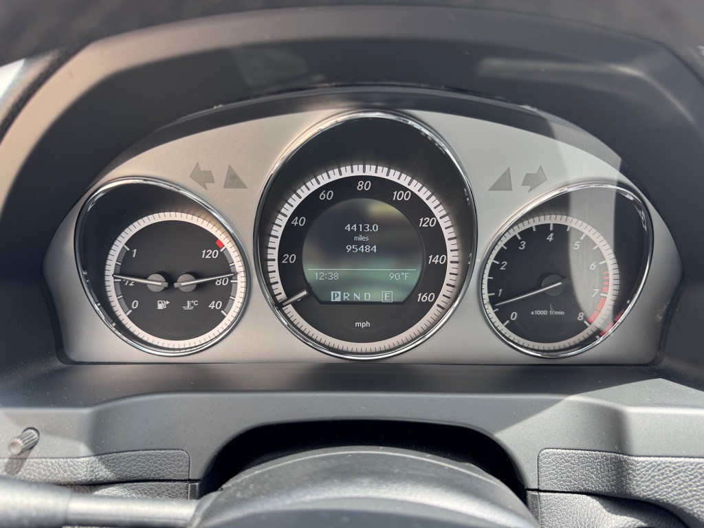 2011 Mercedes-Benz C-Class Image 16