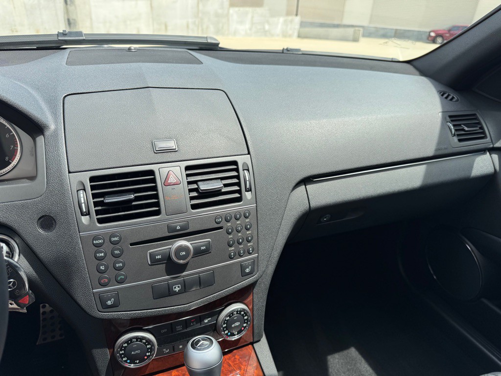 2011 Mercedes-Benz C-Class Image 19