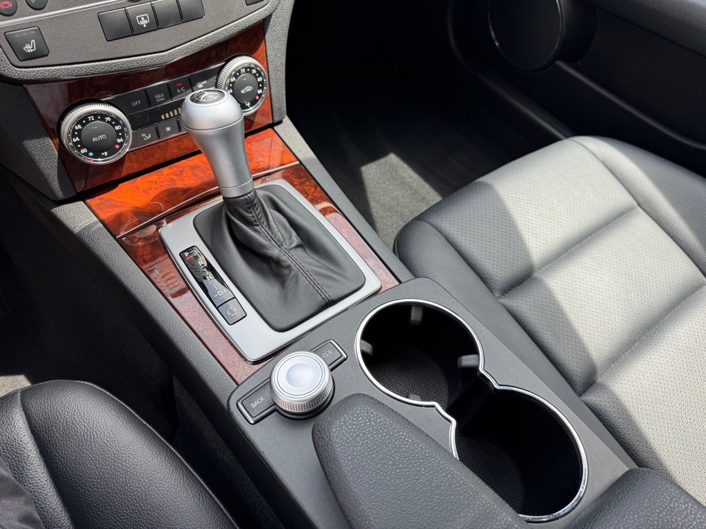 2011 Mercedes-Benz C-Class Image 21