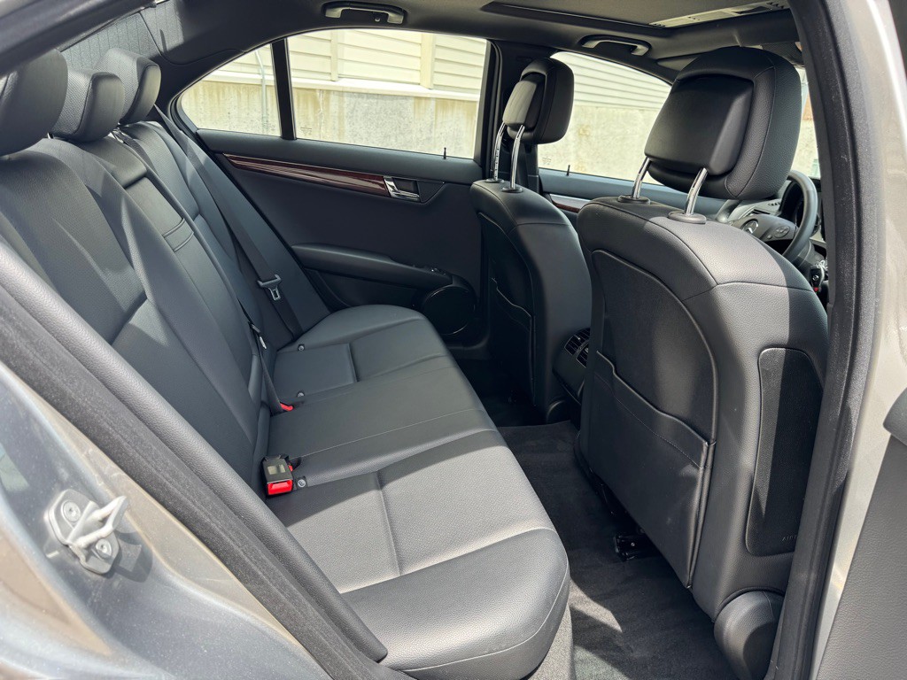 2011 Mercedes-Benz C-Class Image 26