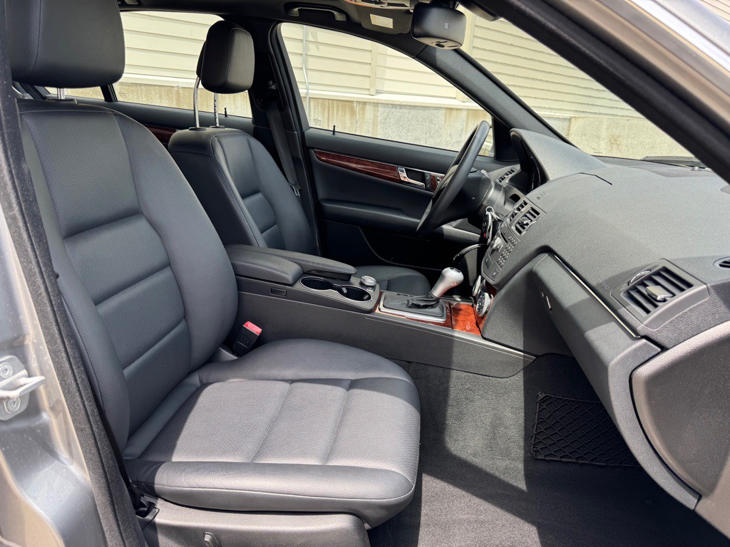 2011 Mercedes-Benz C-Class Image 29
