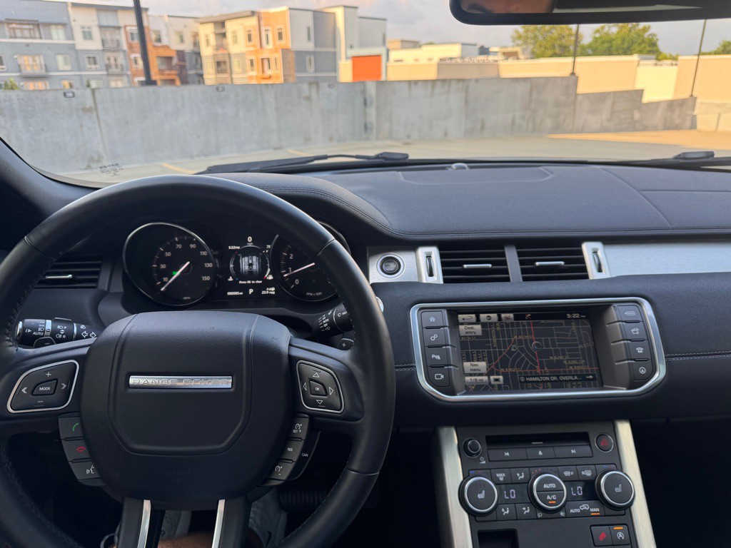 2016 Land Rover Range Rover Evoque Image 12