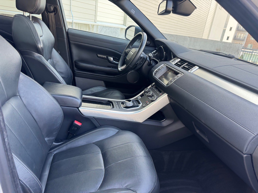 2016 Land Rover Range Rover Evoque Image 25