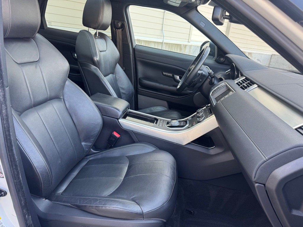 2016 Land Rover Range Rover Evoque Image 26