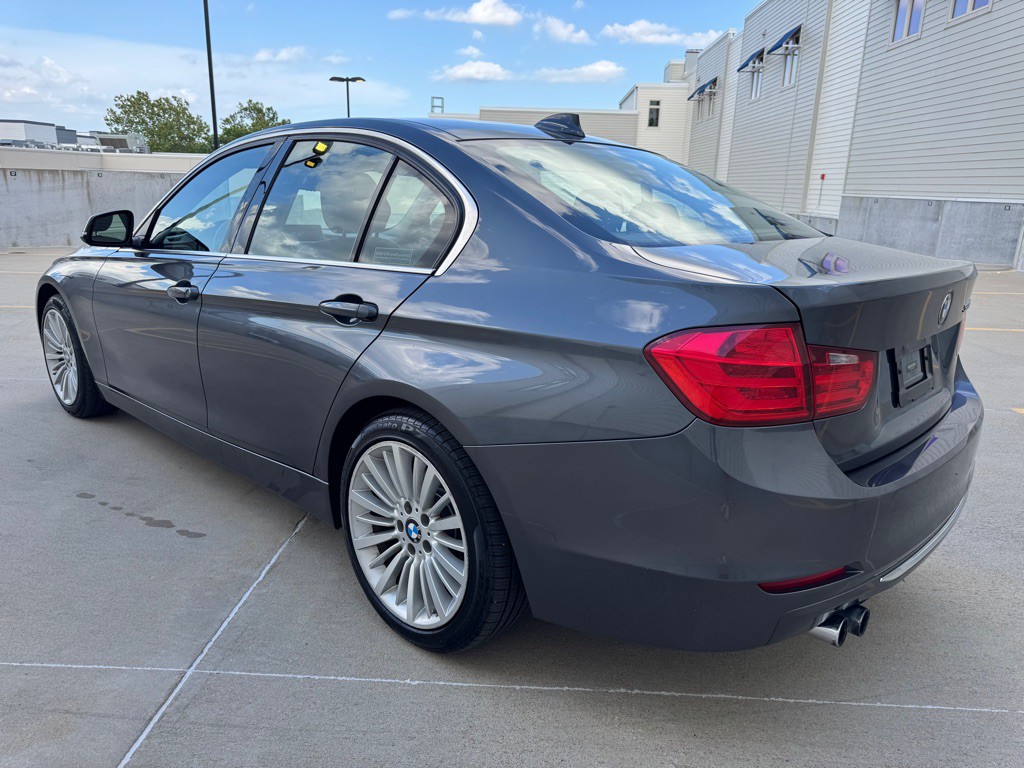 2013 BMW 3 Series Image 5