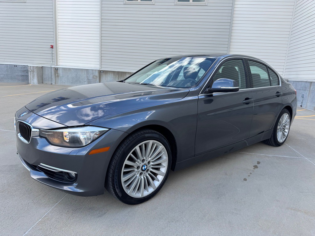 2013 BMW 3 Series Image 7
