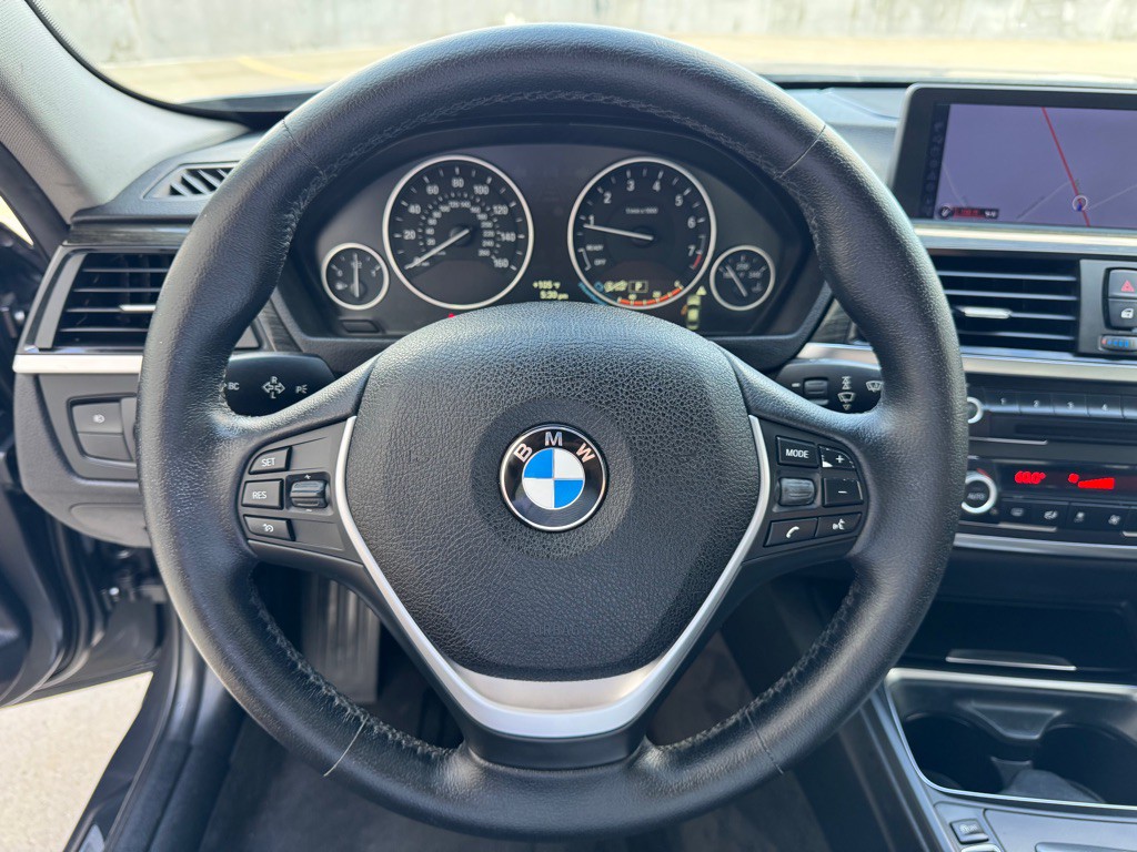 2013 BMW 3 Series Image 16