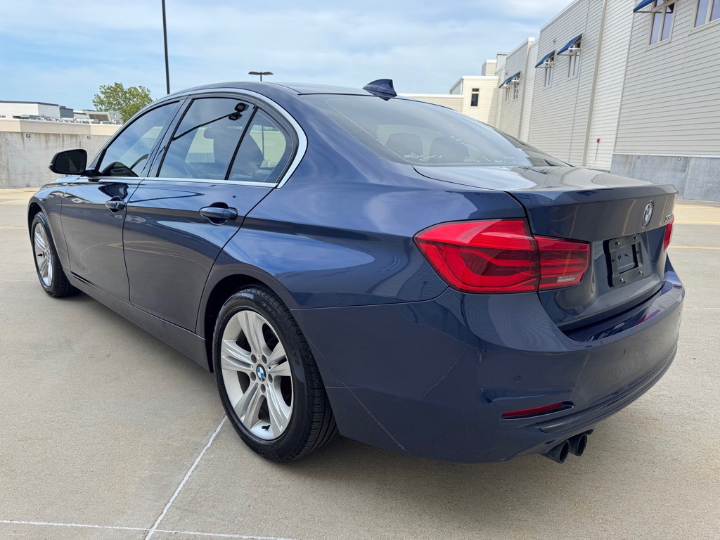 2017 BMW 3 Series Image 5