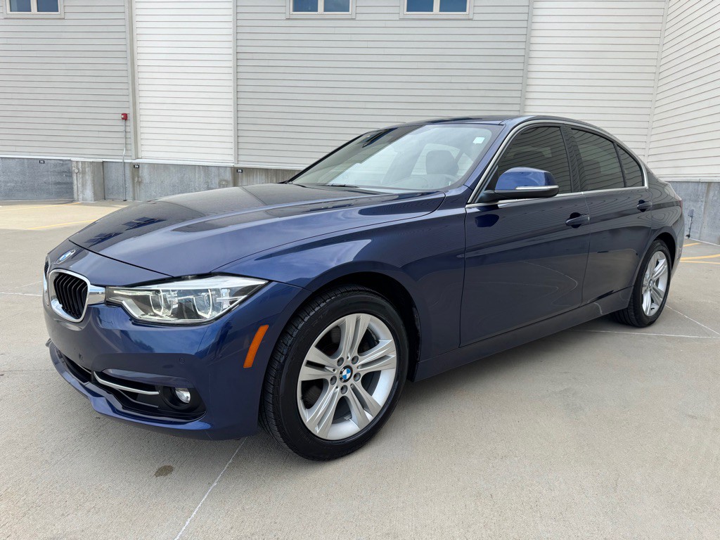 2017 BMW 3 Series Image 7