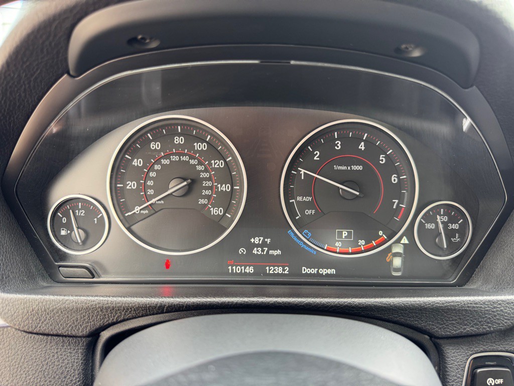 2017 BMW 3 Series Image 15
