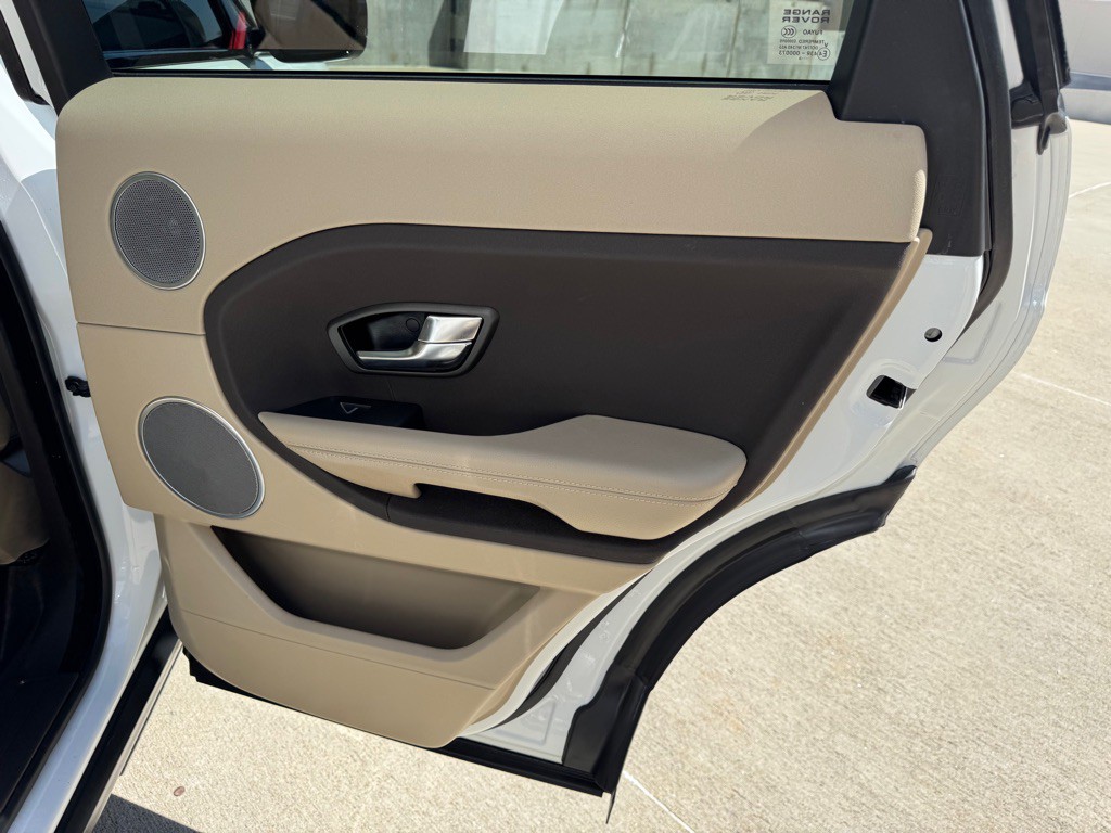 2013 Land Rover Range Rover Evoque Image 24