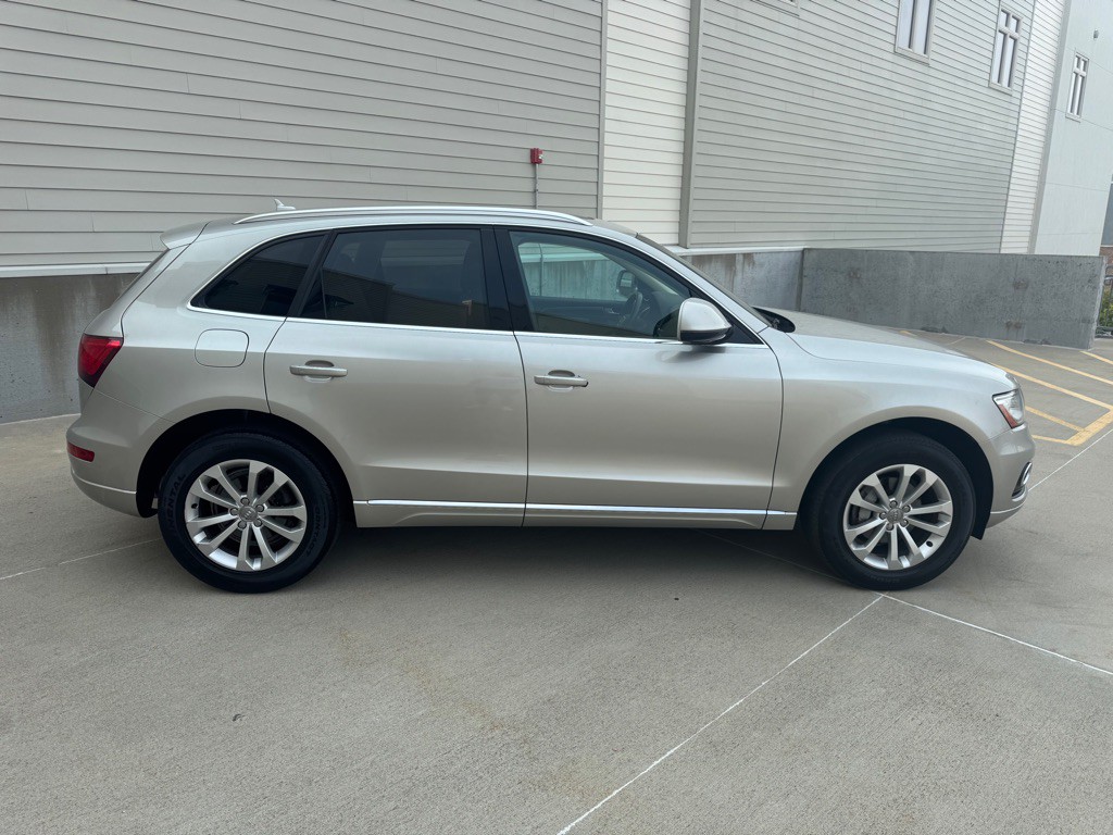 2016 Audi Q5 Image 2