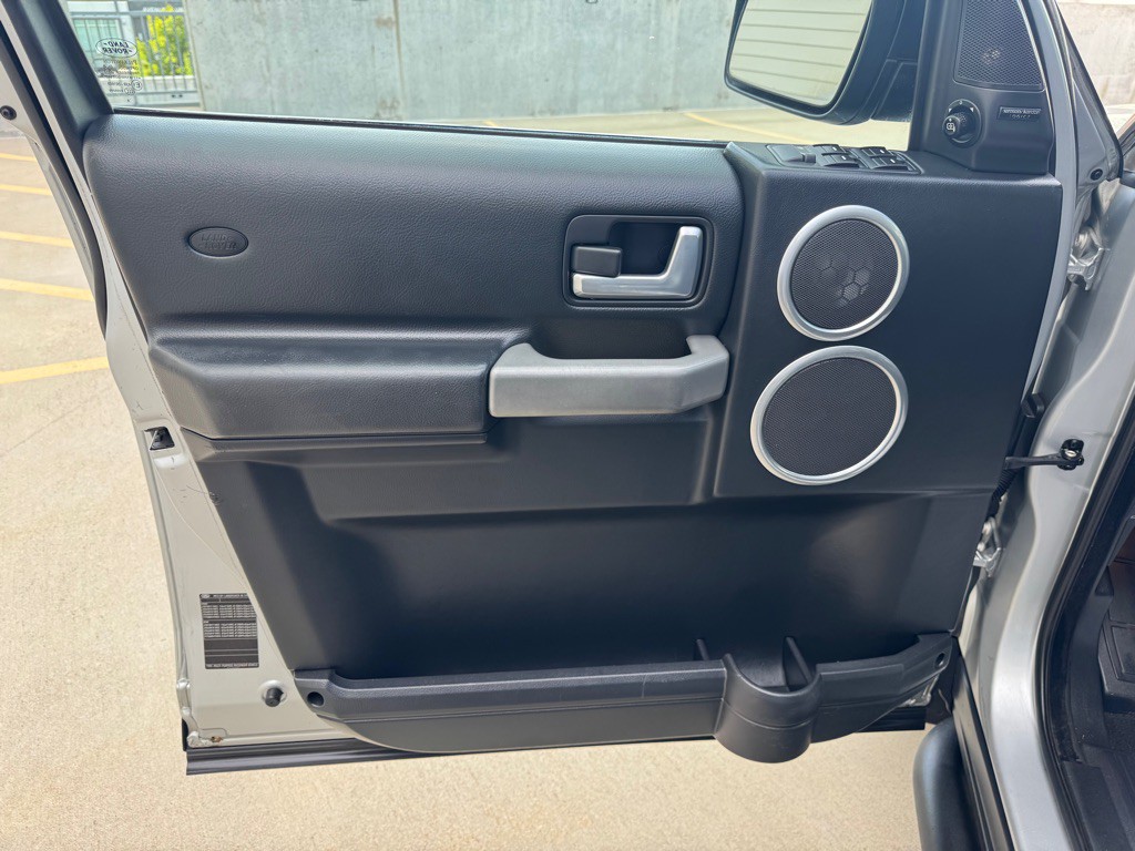 2009 Land Rover LR3 Image 10