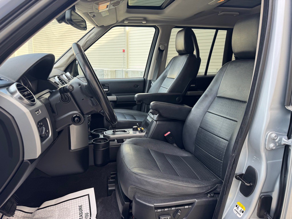 2009 Land Rover LR3 Image 12